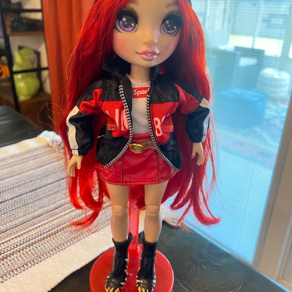 Rainbow High Ruby Anderson Fashion Doll w/manicure